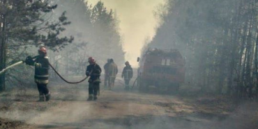 Рівненські рятувальники показали вражаючі кадри ліквідації пожежі в Зоні відчуження (ФОТО)